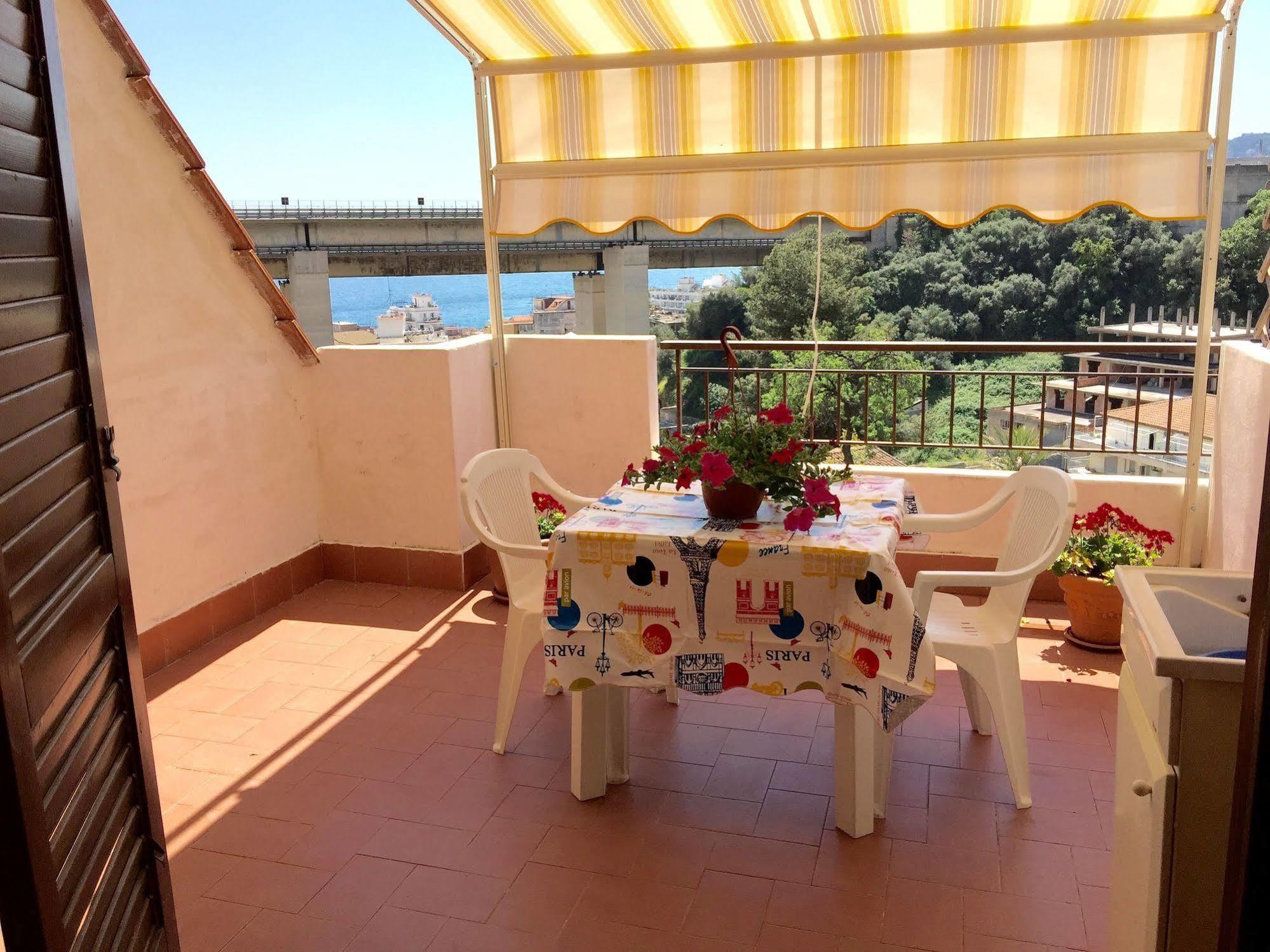 Casa Vacanza Da Rosa Letojanni Extérieur photo